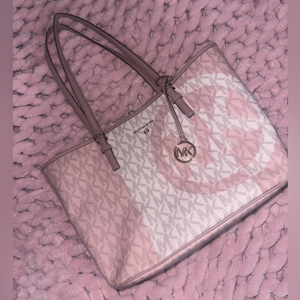 Michael Kors: Pink Shoulder Bag